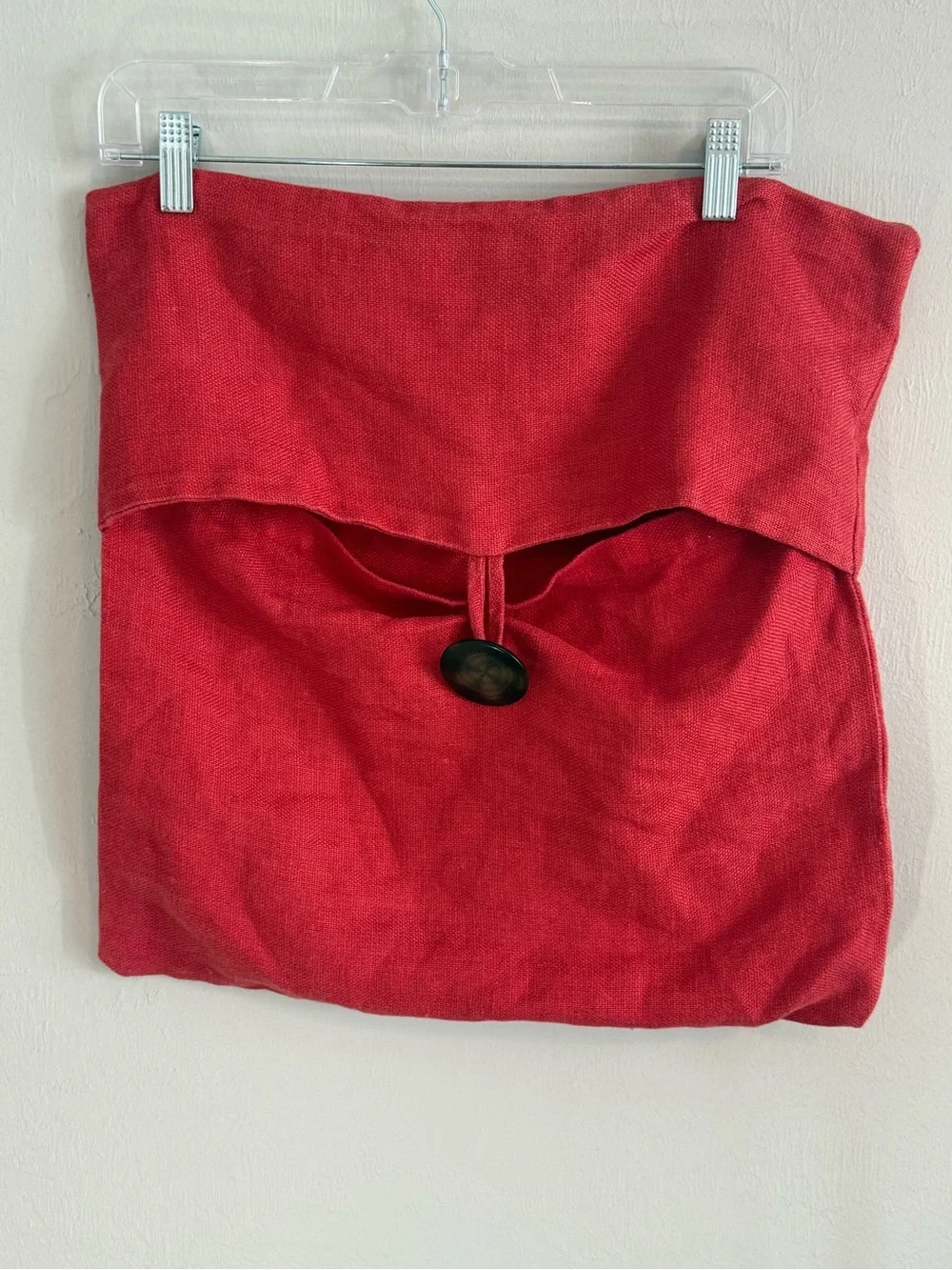 POTTERY BARN Red 100% Linen BIG BUTTON Pillow Cover Machine Wash 18” X 18”